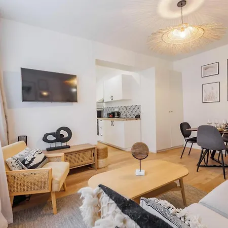 Modern - 2br-6p - République * Paris