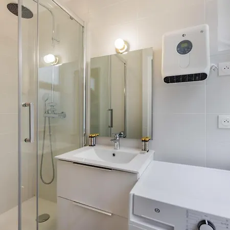 Modern - 2br-6p - République París